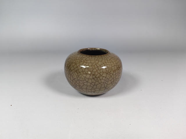 古玩陶瓷清中早黃哥釉水盂真品鑒賞圖