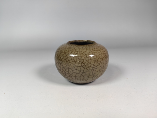 古玩陶瓷清中早黃哥釉水盂真品鑒賞圖