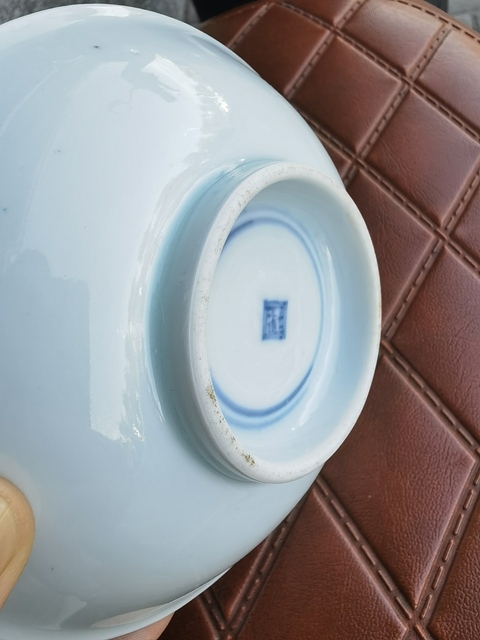 古玩陶瓷青花花卉紋盤真品鑒賞圖