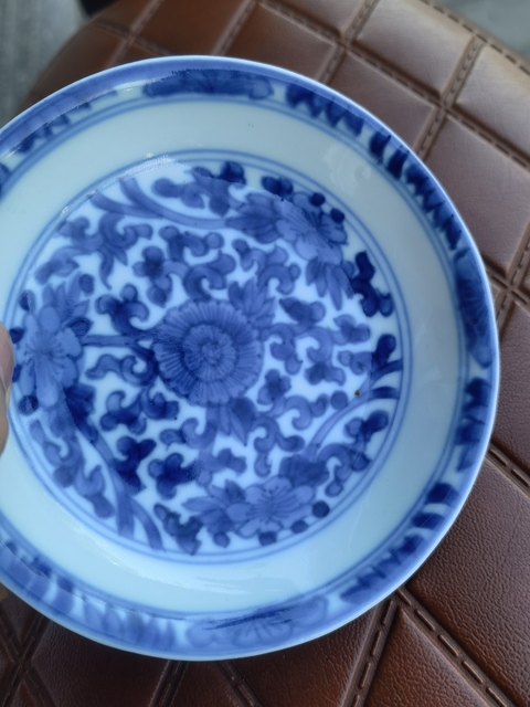 古玩陶瓷青花花卉紋盤真品鑒賞圖