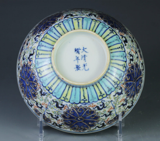 古玩陶瓷斗彩碗真品鑒賞圖