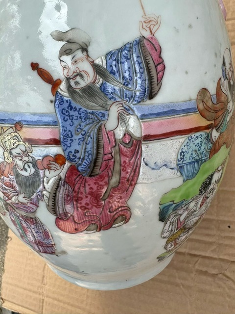 古玩陶瓷人物紋粉彩瓶真品鑒賞圖