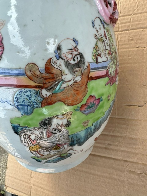 古玩陶瓷人物紋粉彩瓶真品鑒賞圖