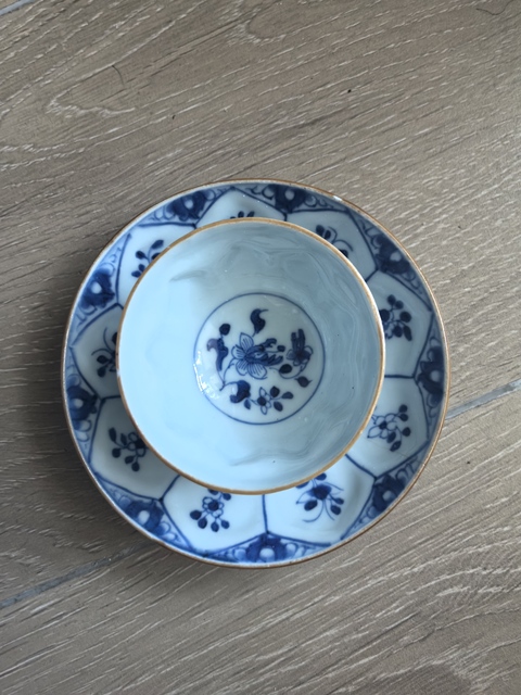 古玩陶瓷康熙青花花卉紋杯碟拍賣,當前價格999元