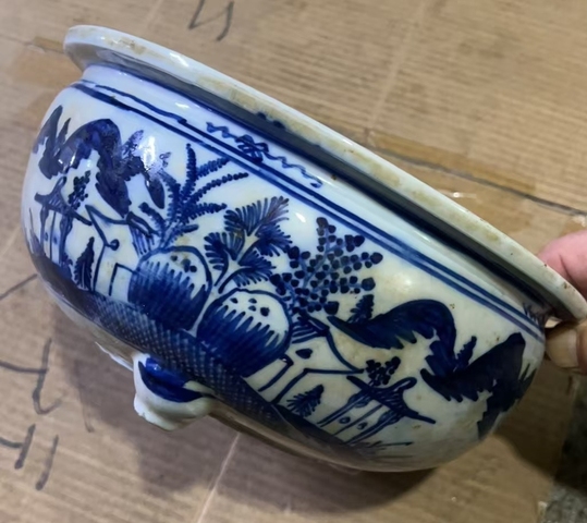 古玩陶瓷德化窯山水紋青花香爐真品鑒賞圖