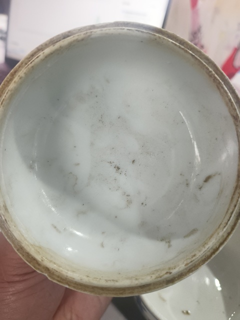 古玩陶瓷青花花卉紋蓋缸真品鑒賞圖