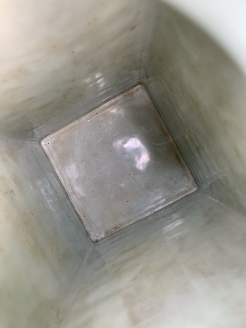 古玩陶瓷光緒青釉八卦紋琮式瓶真品鑒賞圖