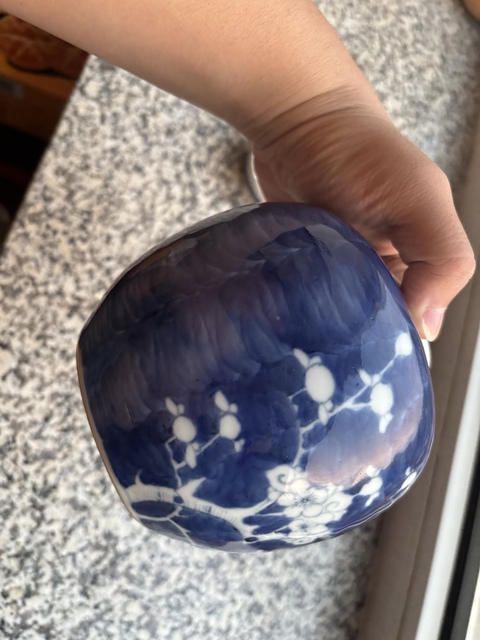 古玩陶瓷青花留白冰梅紋罐真品鑒賞圖