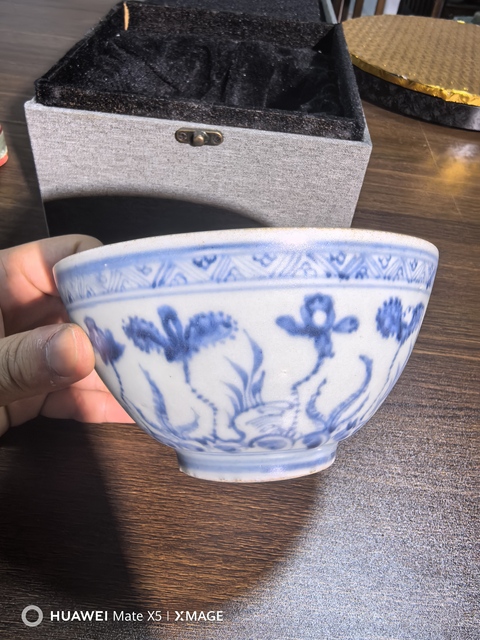 古玩陶瓷青花花卉紋梵文碗真品鑒賞圖