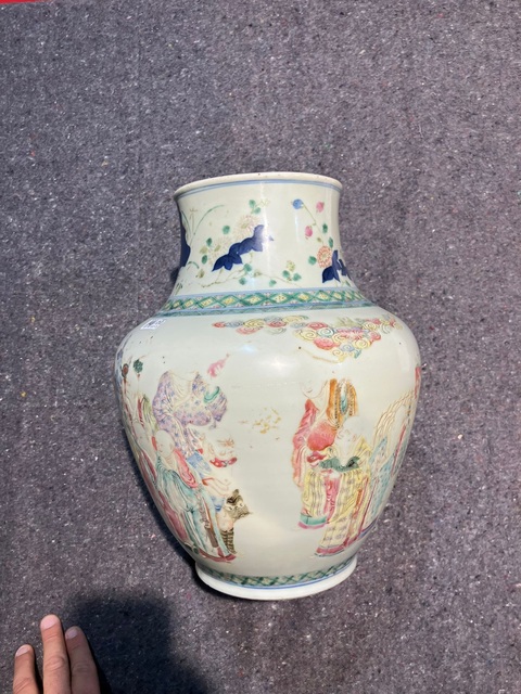 古玩陶瓷青花粉彩罐真品鑒賞圖