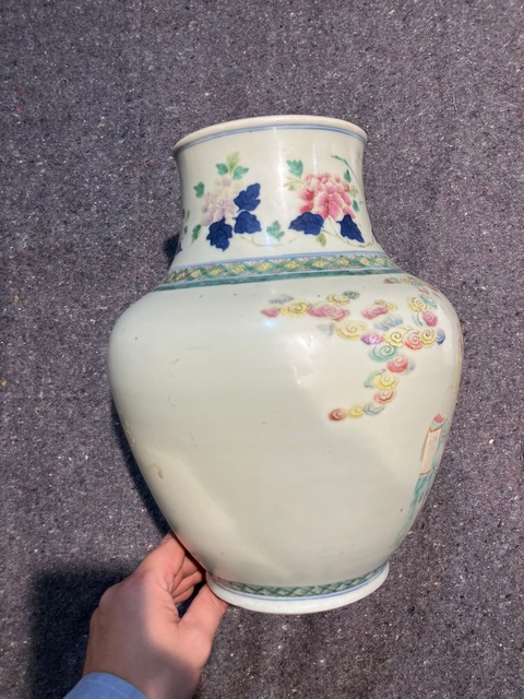 古玩陶瓷青花粉彩罐真品鑒賞圖