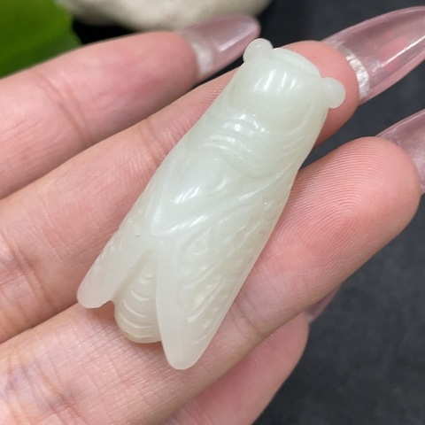 古玩玉器328和田玉雕蟬型件 配證書拍賣，當前價格299元
