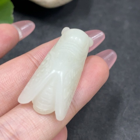 古玩玉器328和田玉雕蟬型件 配證書拍賣，當前價格299元