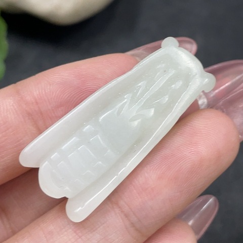 古玩玉器328和田玉雕蟬型件 配證書拍賣，當前價格299元