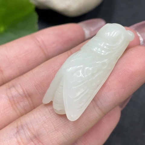 古玩玉器328和田玉雕蟬型件 配證書拍賣，當前價格299元