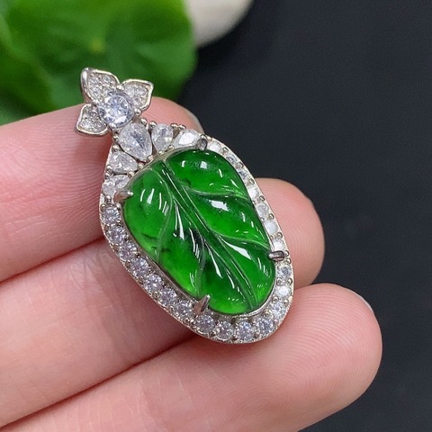 古玩玉器天然翡翠雕刻葉形掛件真品鑒賞圖