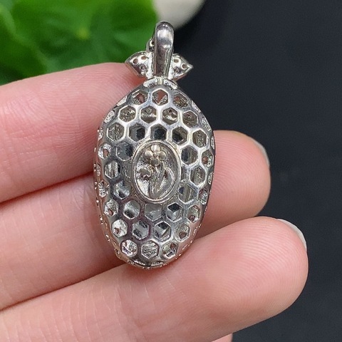 古玩玉器天然翡翠雕刻葉形掛件真品鑒賞圖