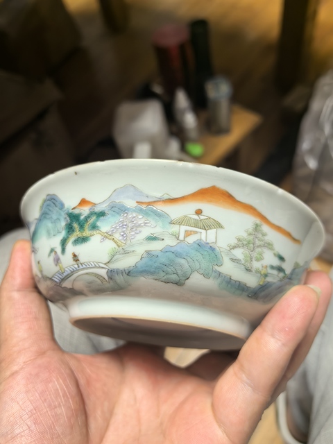 古玩陶瓷粉彩山水人物碗真品鑒賞圖