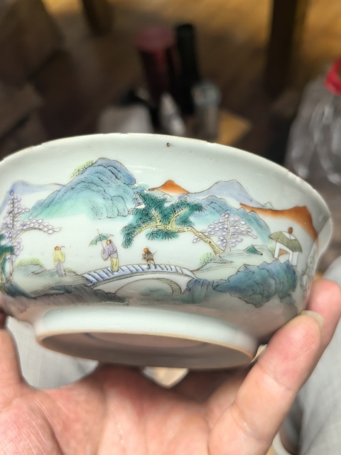 古玩陶瓷粉彩山水人物碗真品鑒賞圖