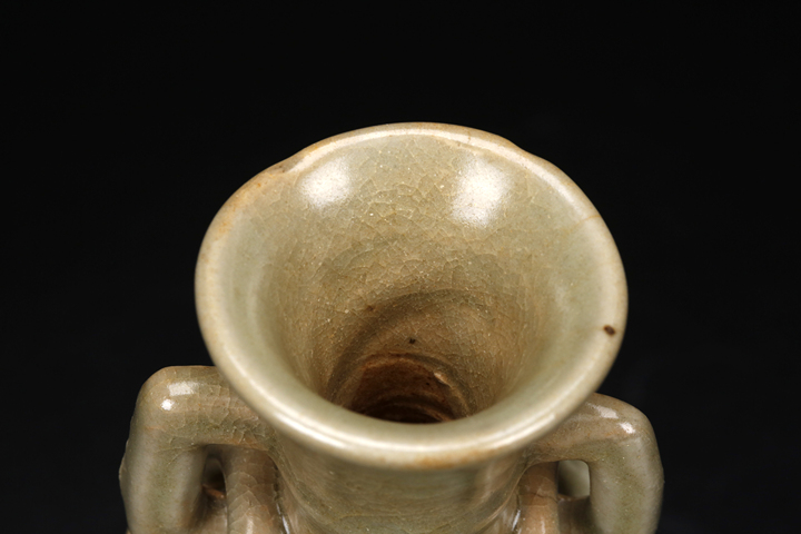 古玩陶瓷龍泉窯掛環(huán)瓶真品鑒賞圖