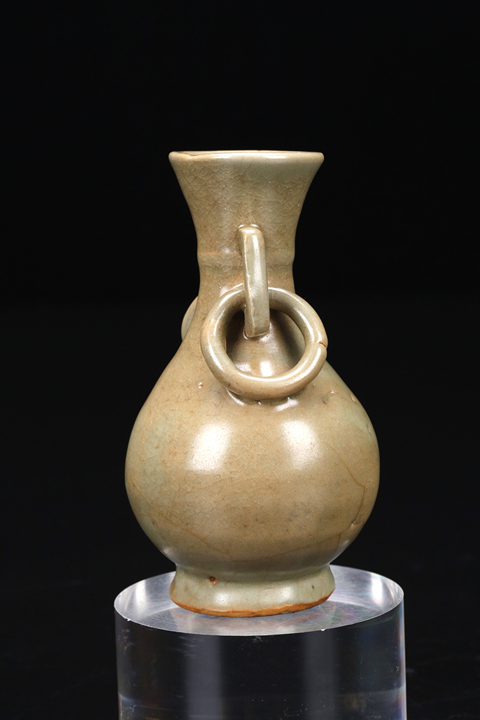 古玩陶瓷龍泉窯掛環(huán)瓶真品鑒賞圖