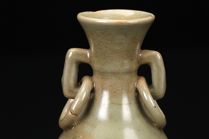 古玩陶瓷龍泉窯掛環(huán)瓶真品鑒賞圖