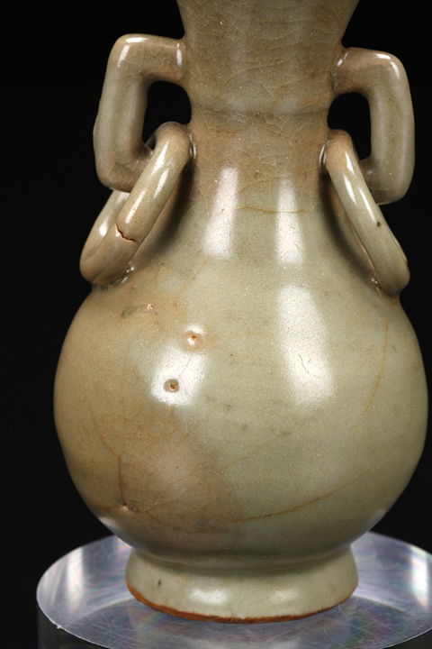 古玩陶瓷龍泉窯掛環(huán)瓶真品鑒賞圖