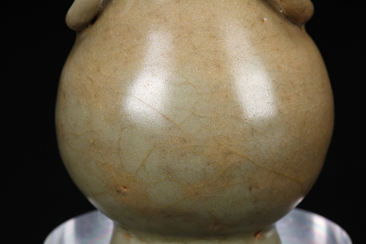 古玩陶瓷龍泉窯掛環(huán)瓶真品鑒賞圖