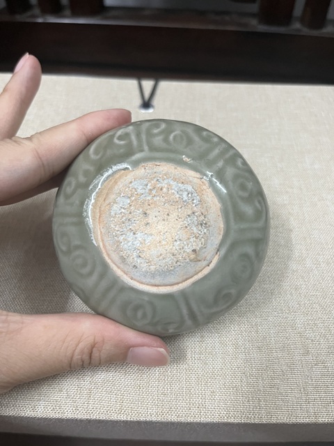 古玩陶瓷元代 龍泉花模小罐拍賣，當前價格6800元