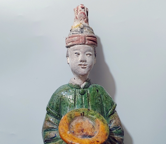 古玩陶瓷明三彩仕女俑真品鑒賞圖