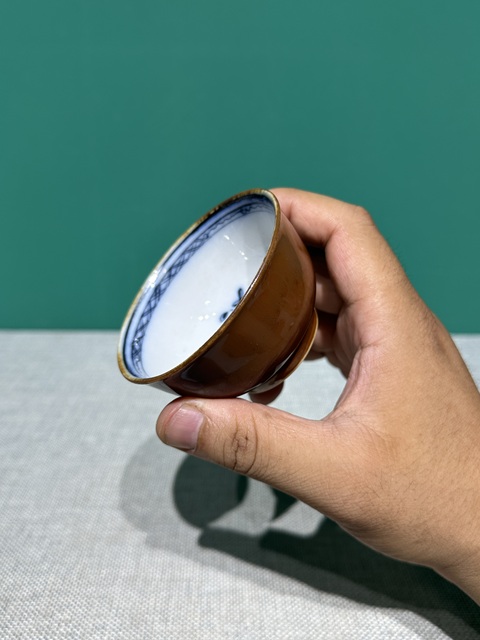 古玩陶瓷清代乾隆紫金釉青花花卉紋杯國慶放漏拍賣,當前價格888元