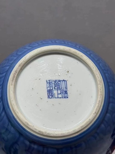 古玩陶瓷天藍釉刻花紋天球瓶真品鑒賞圖