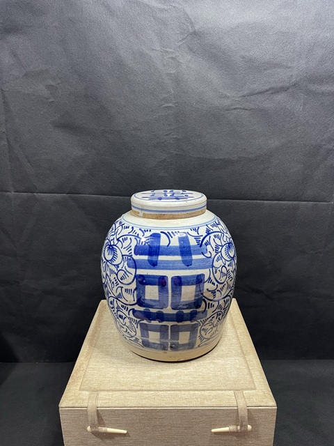 古玩陶瓷青花纏枝花卉紋蓋罐拍賣，當前價格1050元