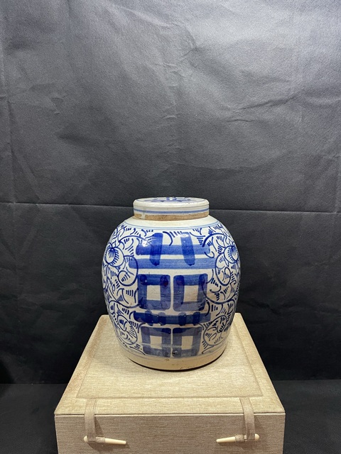古玩陶瓷青花纏枝花卉紋蓋罐拍賣，當前價格1050元