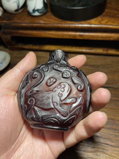 古玩雜項(xiàng)龍紋鼻煙壺真品鑒賞圖