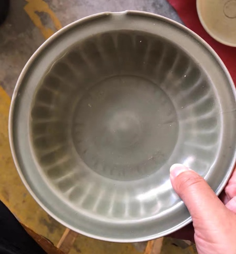 古玩陶瓷龍泉窯青釉洗真品鑒賞圖