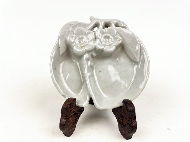 古玩陶瓷民國·德化桃形三足洗真品鑒賞圖