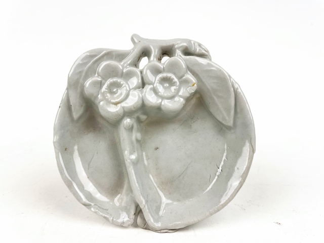 古玩陶瓷民國·德化桃形三足洗真品鑒賞圖