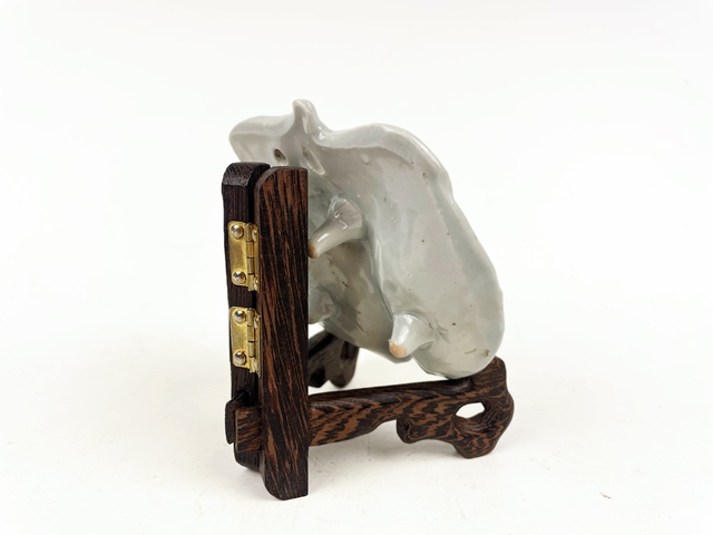 古玩陶瓷民國·德化桃形三足洗真品鑒賞圖