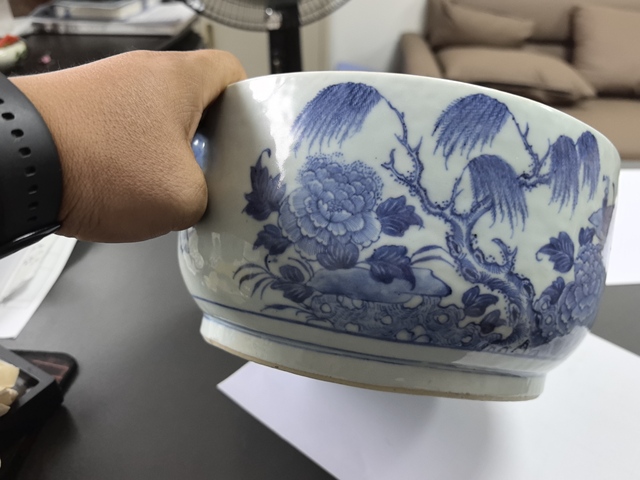 古玩陶瓷青花洞石花卉紋蓋缸真品鑒賞圖