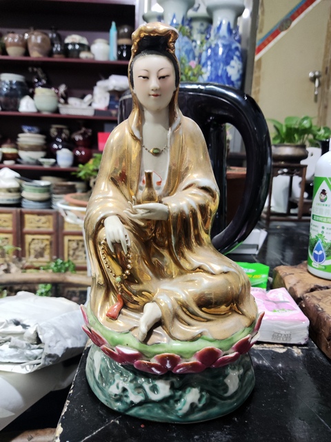古玩陶瓷解放初期景德鎮(zhèn) 觀音塑像拍賣，當(dāng)前價(jià)格1元
