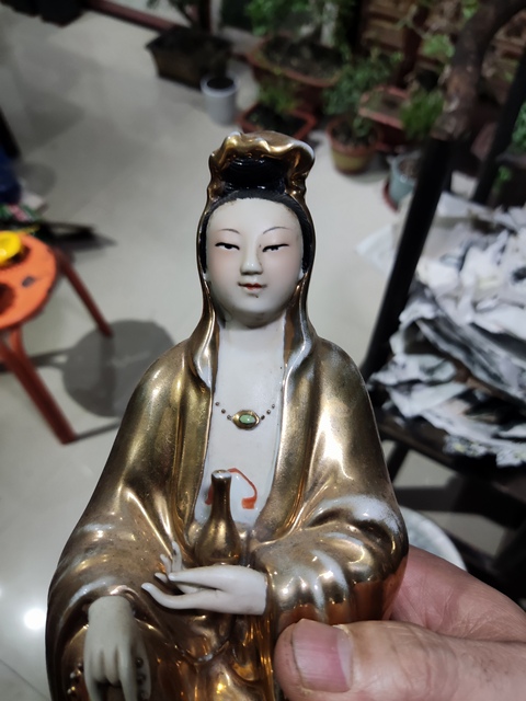 古玩陶瓷解放初期景德鎮(zhèn) 觀音塑像拍賣，當(dāng)前價(jià)格1元