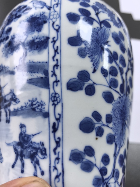 古玩陶瓷青花花鳥(niǎo)紋雞腿瓶真品鑒賞圖