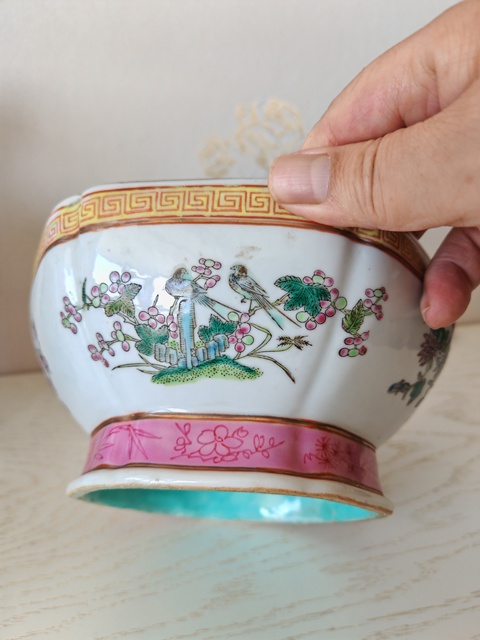 古玩陶瓷粉彩花鳥紋貢碗真品鑒賞圖