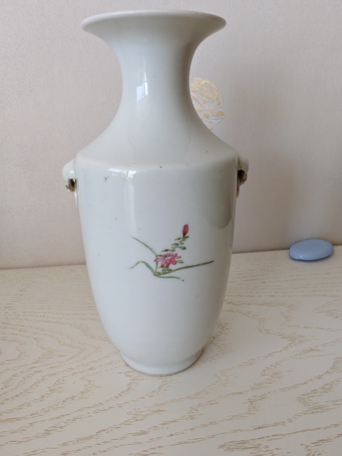 古玩陶瓷粉彩天女散花撇口瓶真品鑒賞圖