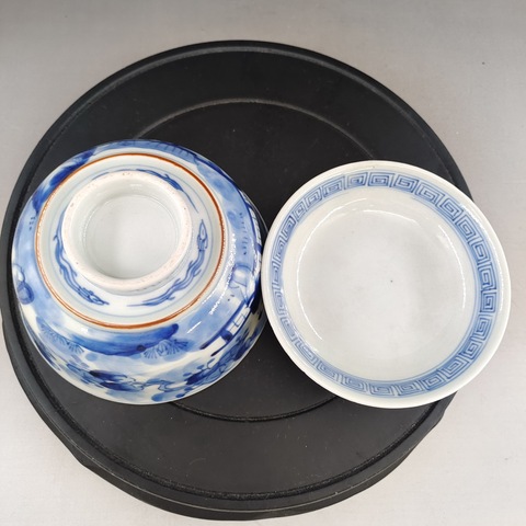 古玩陶瓷人物紋青花蓋碗真品鑒賞圖