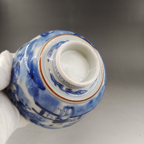 古玩陶瓷人物紋青花蓋碗真品鑒賞圖
