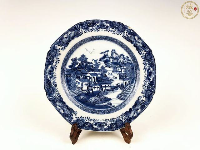 古玩陶瓷乾隆青花盤真品鑒賞圖