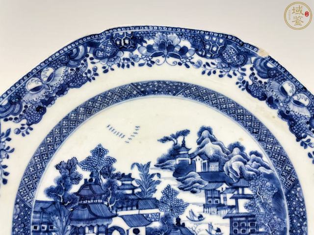 古玩陶瓷乾隆青花盤真品鑒賞圖