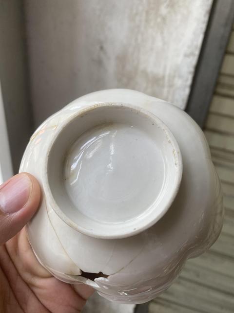 古玩陶瓷青白釉花口碗真品鑒賞圖